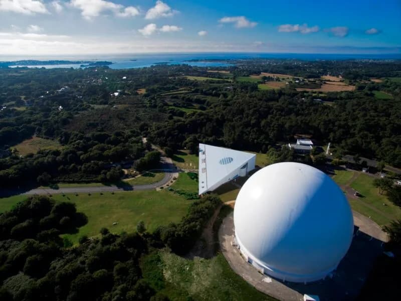 Cité des Télécoms, le Radôme vu du ciel