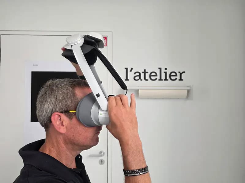Consigne 2 : placer le casque sur vos yeux, ou par-dessus vos lunettes