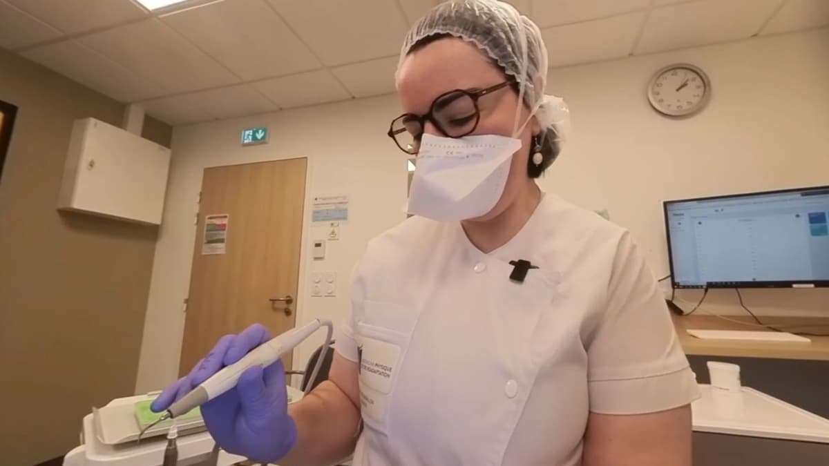 VR dental care scenario