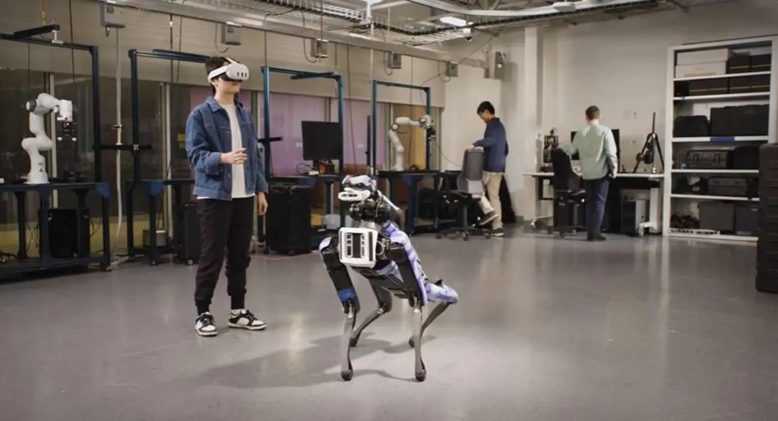 Meta veut entraîner les robots en VR, pourquoi c’est important