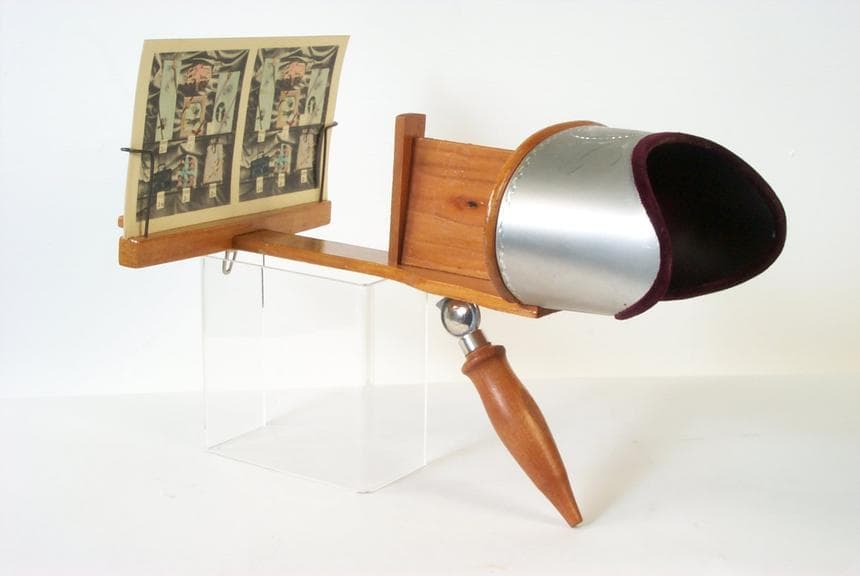 Stéréoscope de Holmes du XIXe siècle, ancêtre du casque de réalité virtuelle